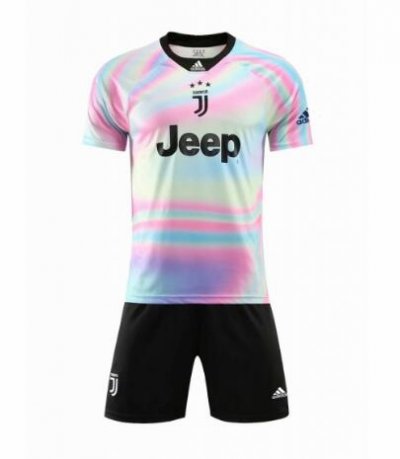 Juventus 2018/19 EA SPORTS Soccer Kit
