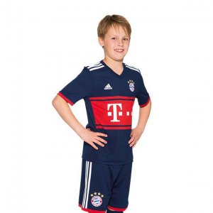 Bayern Munich 2017/18 Away Kids Kit Children Shirt And Shorts
